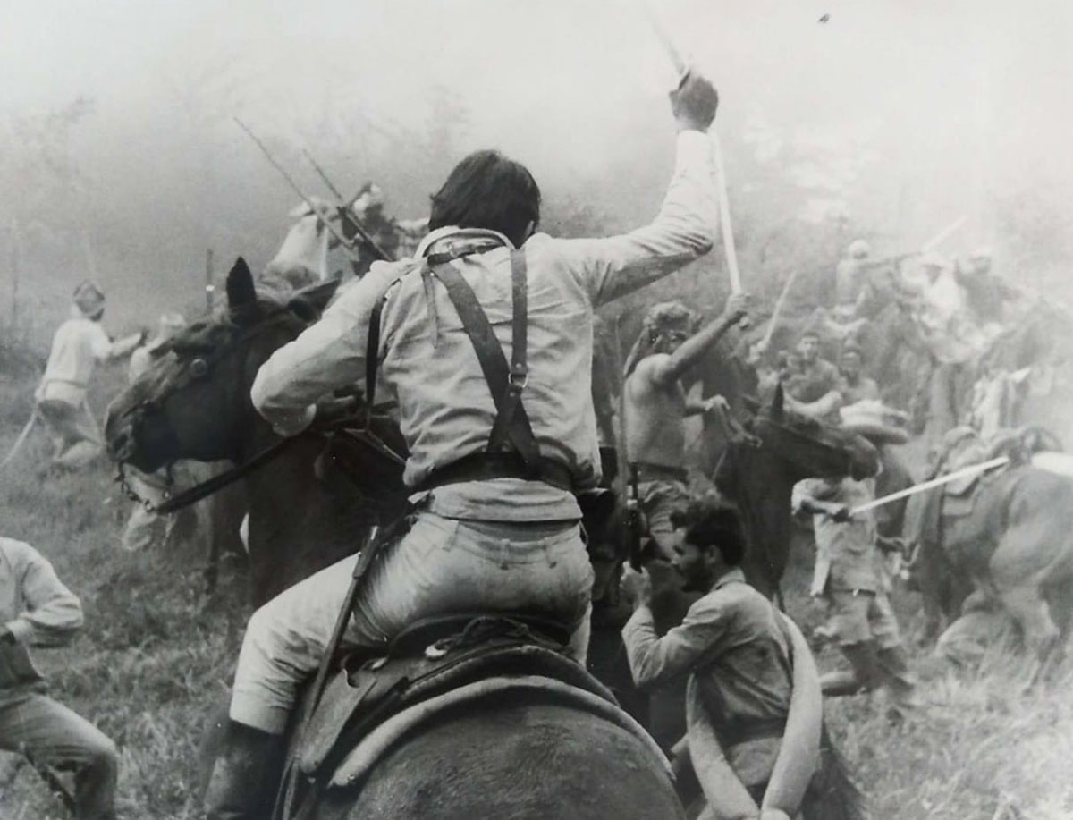 La primera carga al machete 