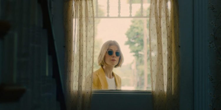 No me cuides tanto, Rosamund Pike