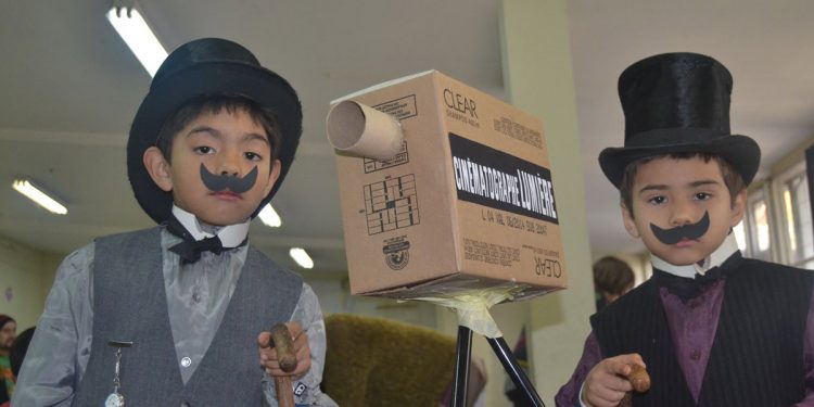 Ver-rever-transver: una aproximación a los motivos visuales del cine y al plano comentado, entre otros modos de ver cine en la escuela