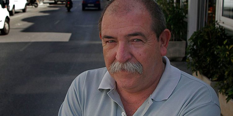 Juan Padrón: El humor en las franjas de la bandera